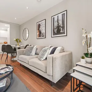 Apartment Luxury 1 Bed Flat, Minutes From Canary Wharf And South Quay Station, London