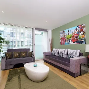 Apartment Cobalt Point, South Quay, London