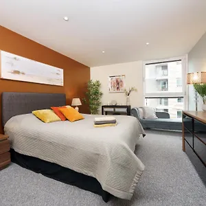 Apartment Dennison House, London