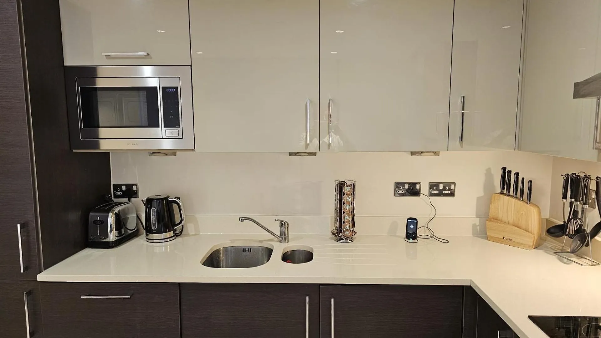Luxury Property In Canary Wharf London