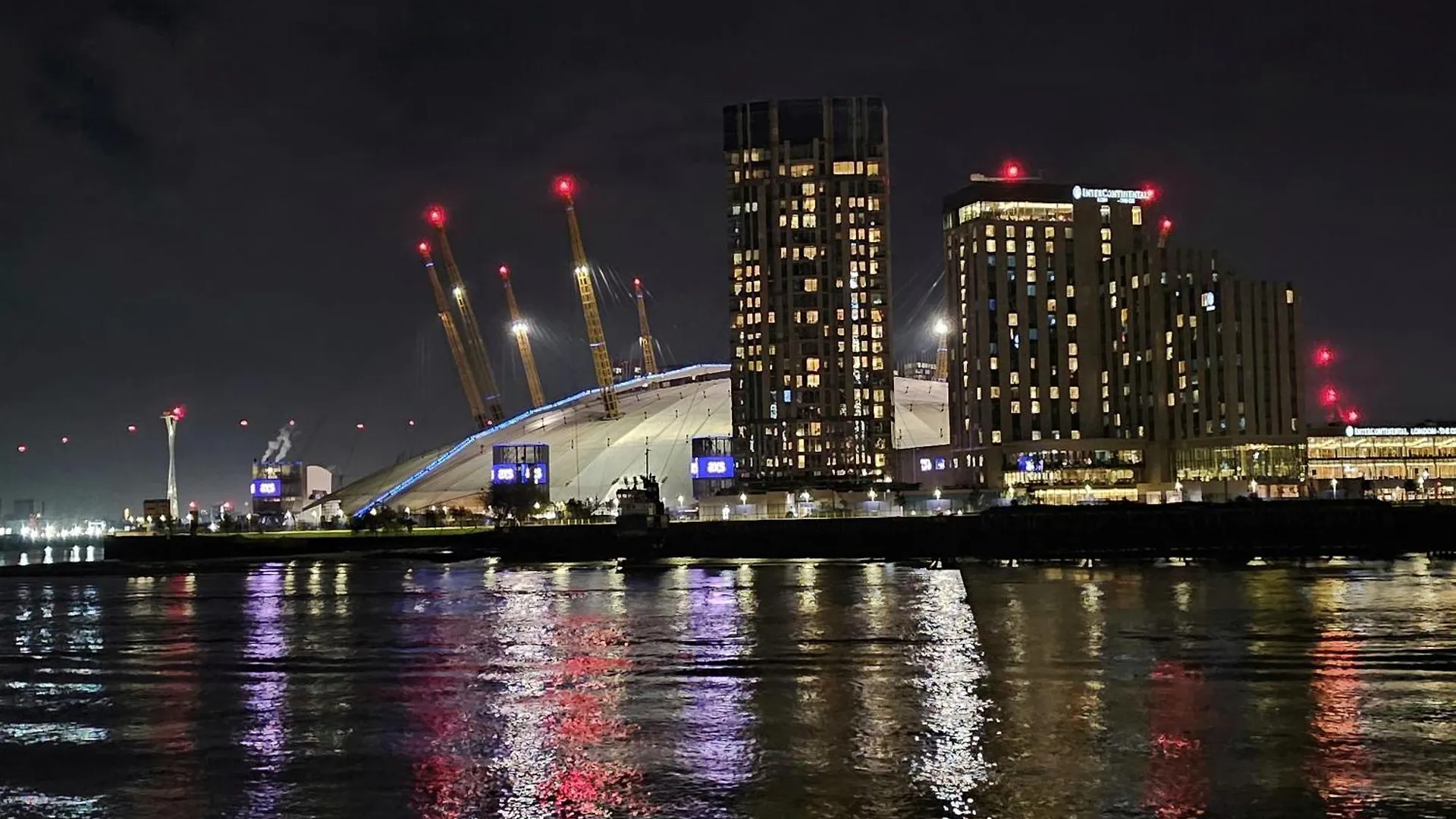 Apartment Luxury Property In Canary Wharf London