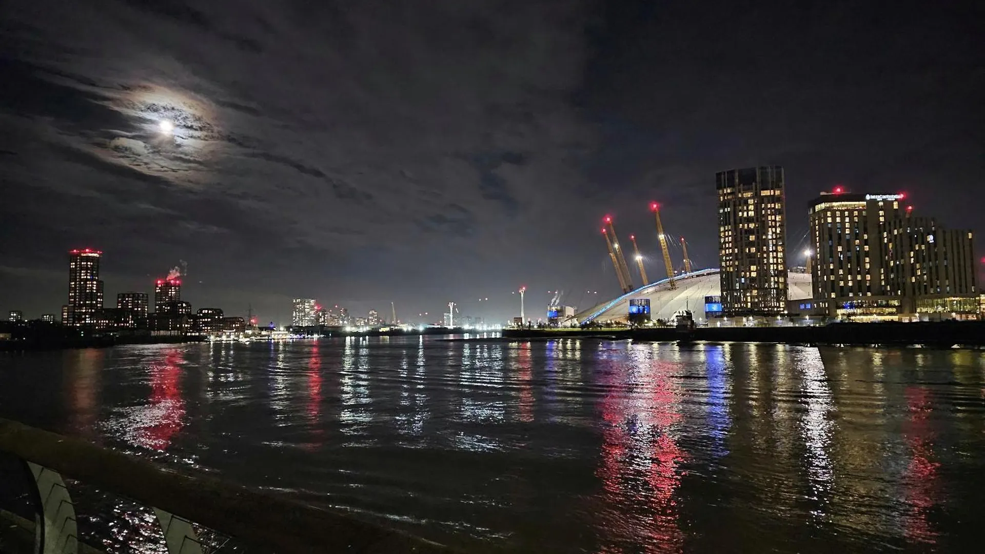 Luxury Property In Canary Wharf London 0*,